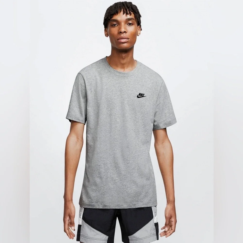 Nike Men's Gray T-Shirt